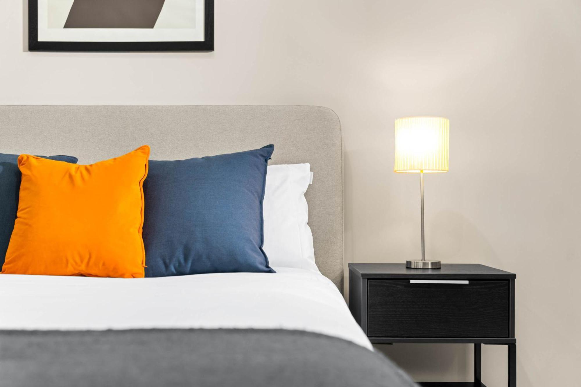 New Build 1 Bed - Sheldon, - Coventry Rd - Close To Airport, Solihull, National Exhibit Centre, Jaguar And * Birmingham