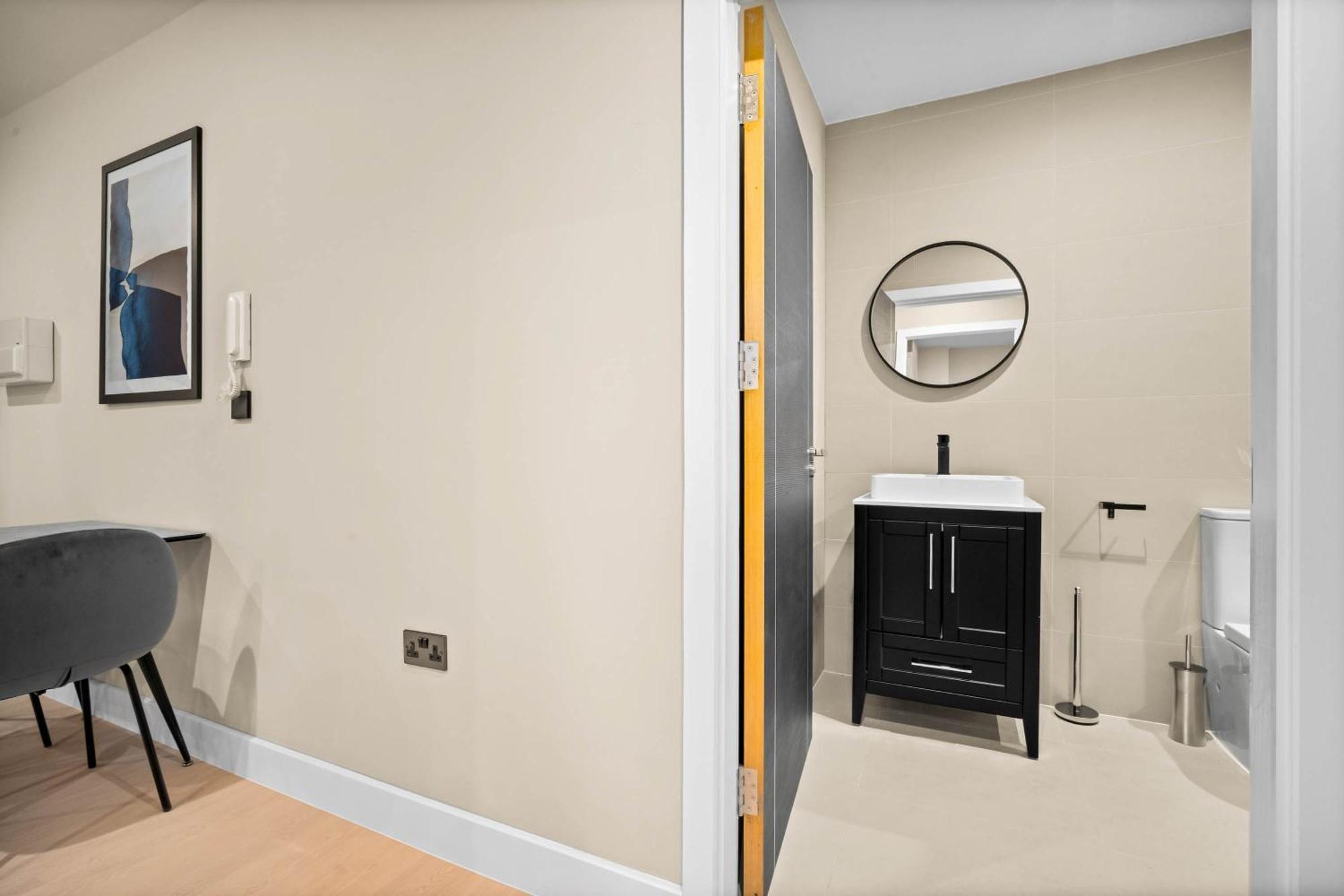 New Build 1 Bed - Sheldon, - Coventry Rd - Close To Airport, Solihull, National Exhibit Centre, Jaguar And