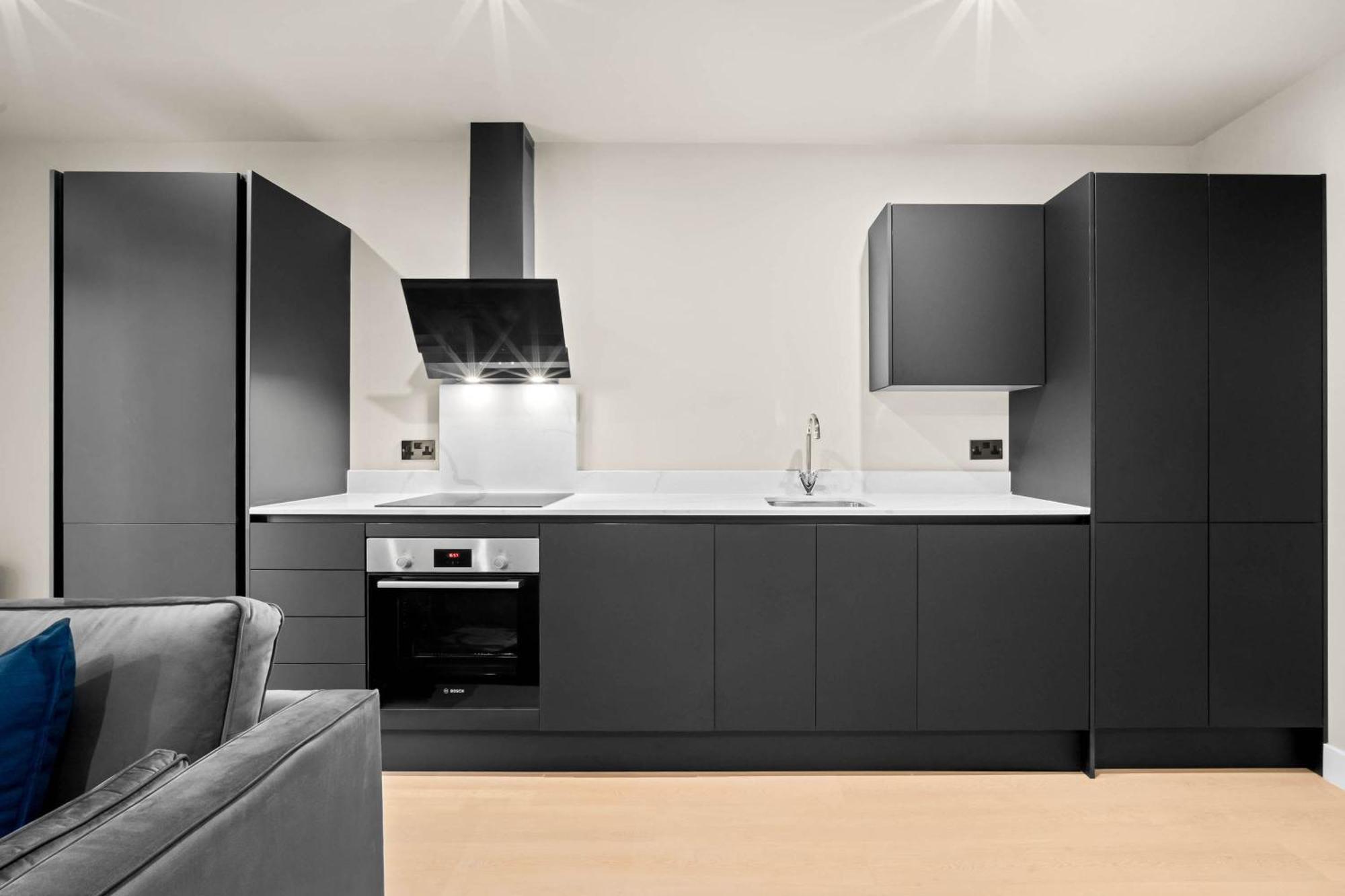 New Build 1 Bed - Sheldon, - Coventry Rd - Close To Airport, Solihull, National Exhibit Centre, Jaguar And *